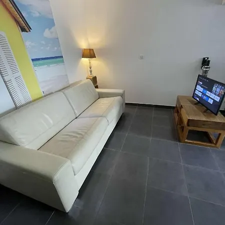 De A Apartment